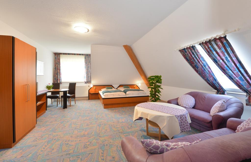 Rhoen-Hotel Sonnenhof - Restaurant & Cafe Poppenhausen Quarto foto