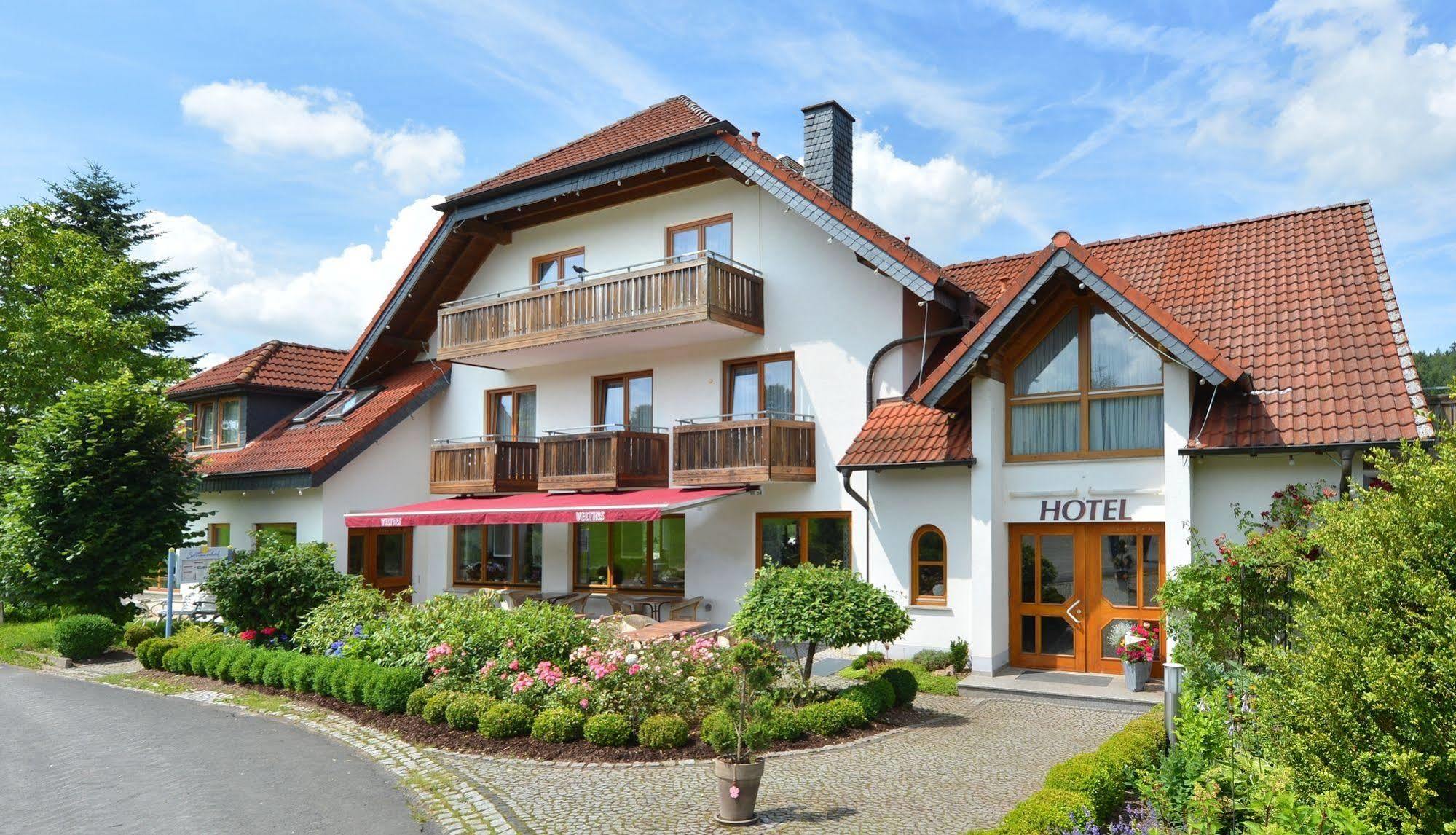 Rhoen-Hotel Sonnenhof - Restaurant & Cafe Poppenhausen Exterior foto